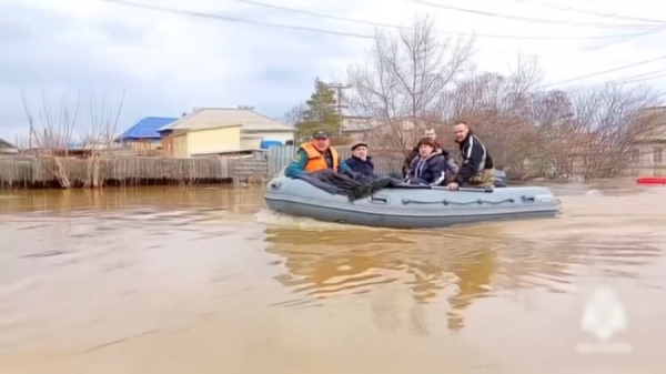 В Орске прорвало вторую дамбу