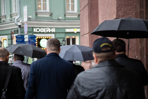 Гидрометцентр предупредил о дождях и снижении температуры в Москве