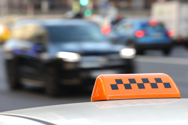 Локализация такси, новый срок оплаты за&nbsp;ЖКУ и&nbsp;пенсионные надбавки: что изменится в&nbsp;жизни россиян с&nbsp;1&nbsp;марта