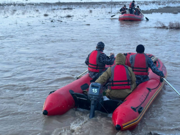 В области Абай продолжаются поиски трех пропавших на воде людей