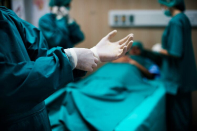 Врачи РКБ Татарстана удалили 75-летней пациентке крупную опухоль мозга