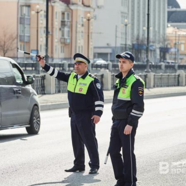 Жителям Татарстана напомнили о штрафе за отсутствие флага на номерах машины