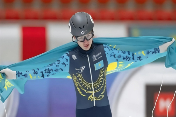 Астанчанин завоевал две золотые медали на Кубке мира по шорт-треку