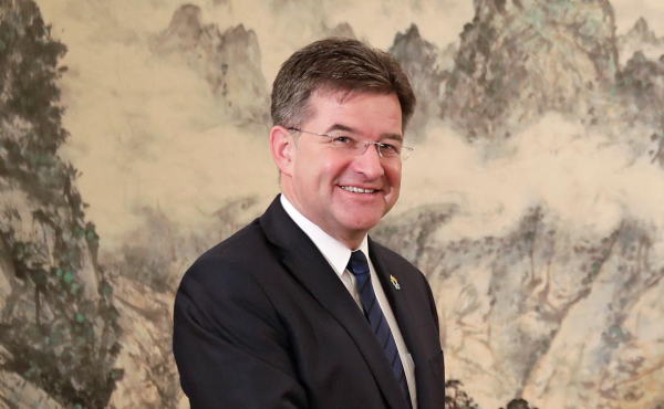 Советник Фицо и &laquo;Меркель в юности&raquo;: европейцы в файлах Эпштейна