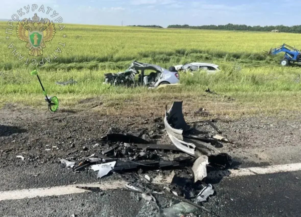 В Татарстане Kia выехал на встречку и врезался в Chevrolet, где погибли двое