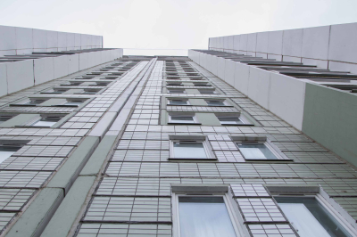 Машаров: за курение на балконе грозит штраф до 15 тысяч рублей