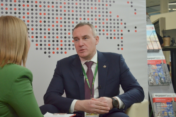 Любит борщ, гордится дедом и уважает велодорожку: факты о губернаторе Руслане Кухаруке