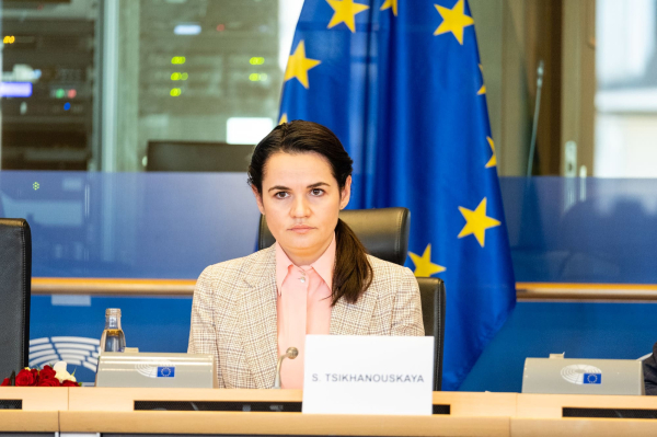 Sputnik: Тихановская собирается вместе с командой переехать из Литвы в Польшу