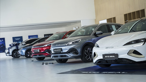 В Казахстан больше нельзя завозить электромобили без пошлины