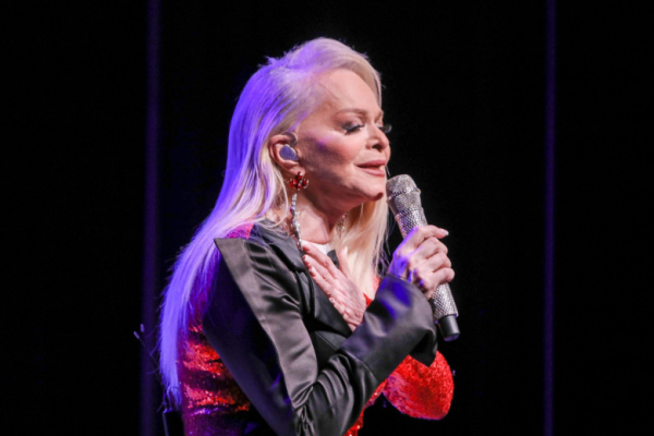 Спектаклю с Долиной &laquo;Мечты Фемиды&raquo; грозит оглушительное фиаско