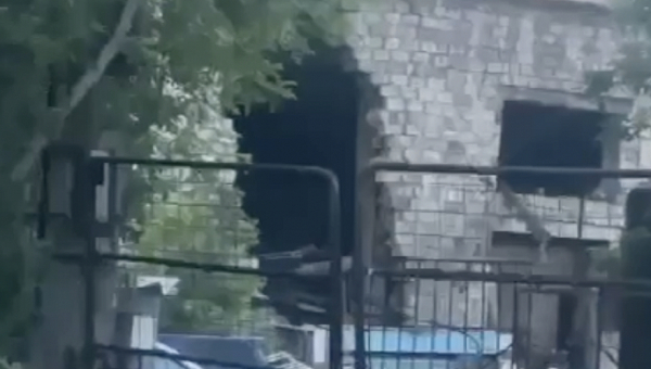Взрыв в котельной разрушил стену бани в Павлодаре