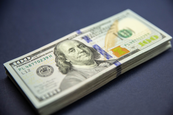 Глава Минторга США рассказал о многолетнем искусственном завышении курса доллара