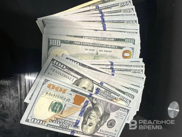 Доллар на Forex впервые с марта опустился ниже 78 рублей