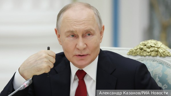 Арагчи пообещал при необходимости применять вооруженные силы в Ормузе