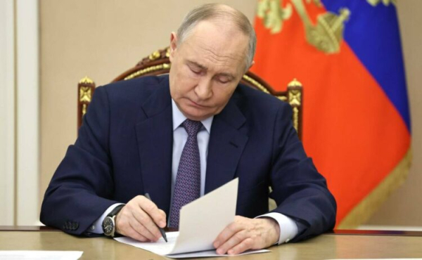 Путин призвал уходить от формального деления компаний на военные и гражданские