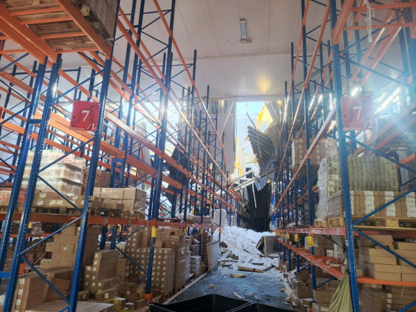 В Татарстане при обрушении кровли склада магазина пострадал человек