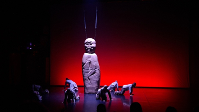 На&nbsp;казанскую премьеру спектакля Balballar о&nbsp;тюркских &laquo;истуканах&raquo; приехал российско-казахский актер Аскар Ильясов