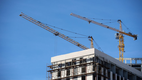 Кто не может продать жилье: в Татарстане две трети новостроек остаются на рынке 31/03/2026 &ndash; Статьи В Татарстане не распроданы 64% новостроек, запланированных к сдаче в 2026 году