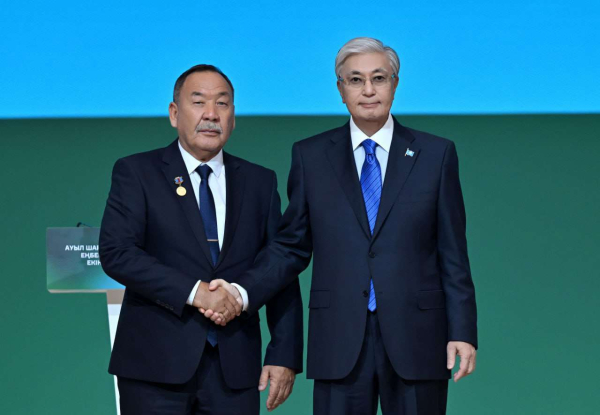 Президент наградил работников аграрного сектора Казахстана