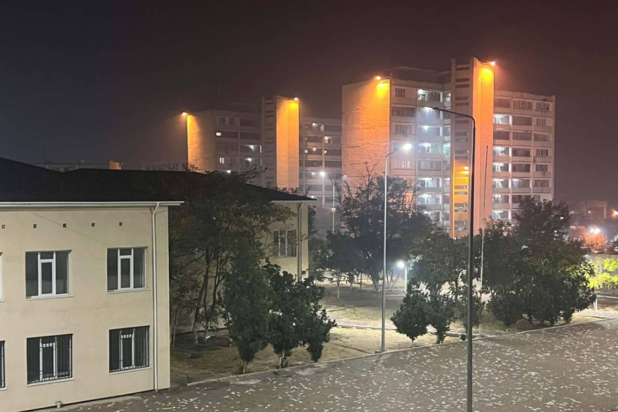 Дым из Атырау накрыл Актау